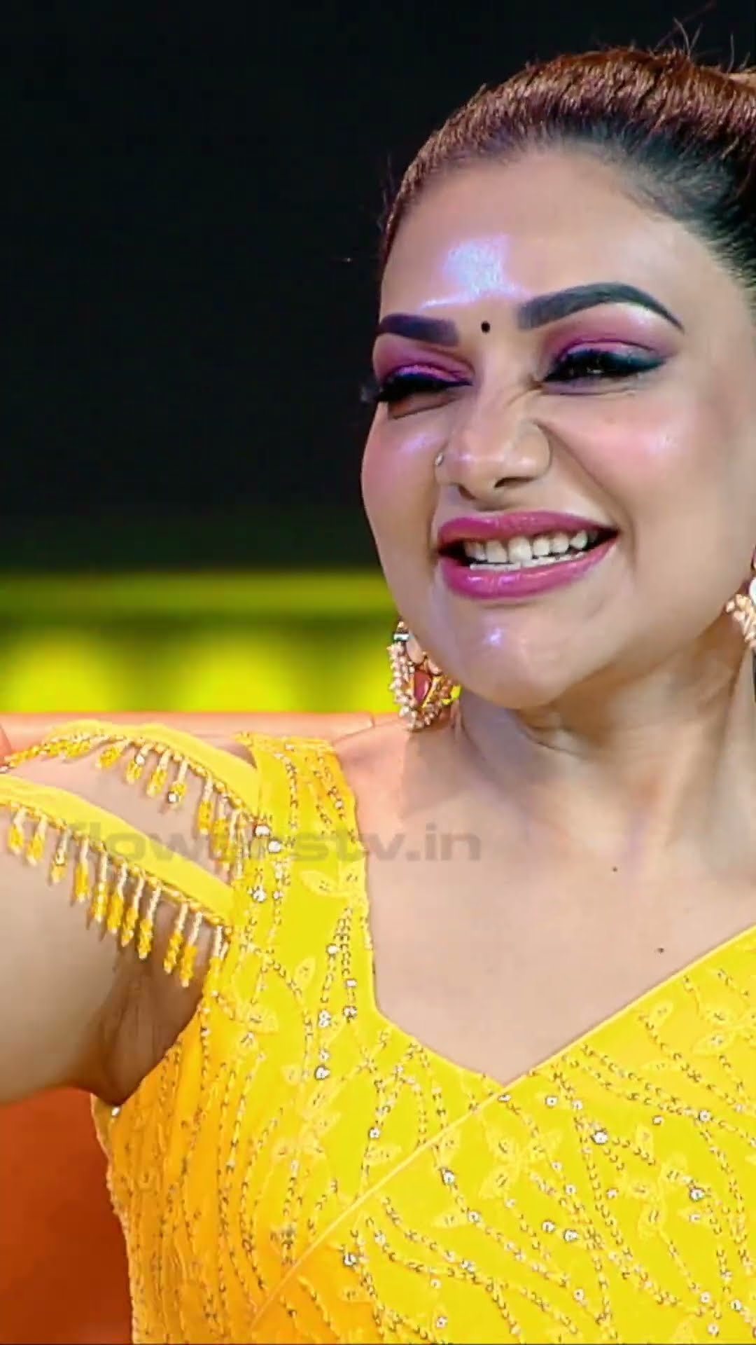 സമരം വേണ്ട ജയിലും വേണ്ട ശാന്തിക്കെന്നുടെ വോട്ട്...