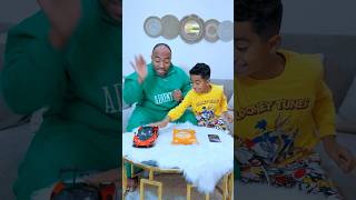 لما ابوك يكون بخيل ويقولك اختار اللي انت عاوزه    مين بيحصل معاه كدا           سمعها