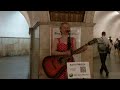 Поёт Катя Рикеда.  Проект "Музыка в метро".