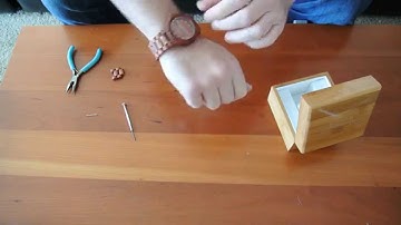 How to remove links on a wooden watch that HAS screws from Woodie Specs