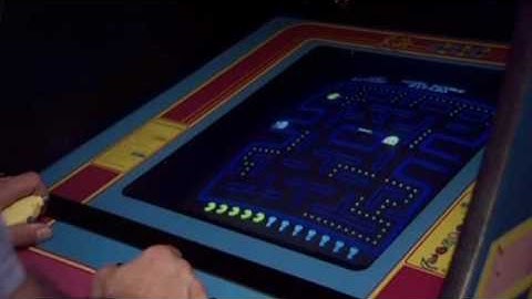 Billy Mitchell gives Chris Ayra props then runs the Pac Man 9th key pattern Tunnel Terror