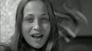 Fiona Apple – Across the Universe, Beatles cover (Diving in a frozen lake)