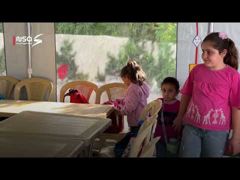 خيام التعليم أطفال يدرسون على أنقاض الحرب في منطقة سلمى بريف اللاذقية