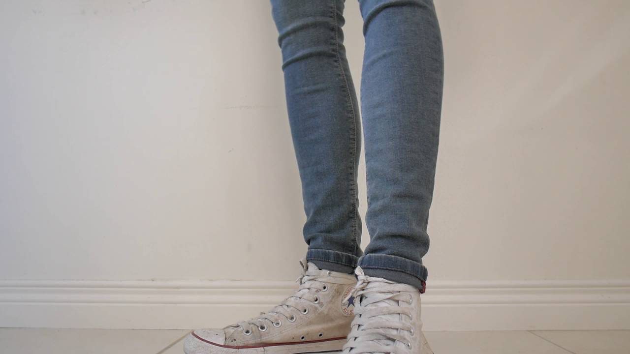 jeans with white converse