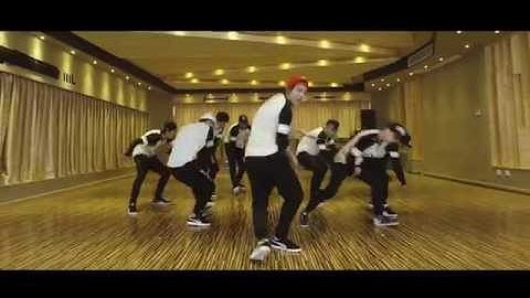 Thumbnail of LuHan鹿晗_Football Gang/超级冠军_Dance Practice Video练习室版MV