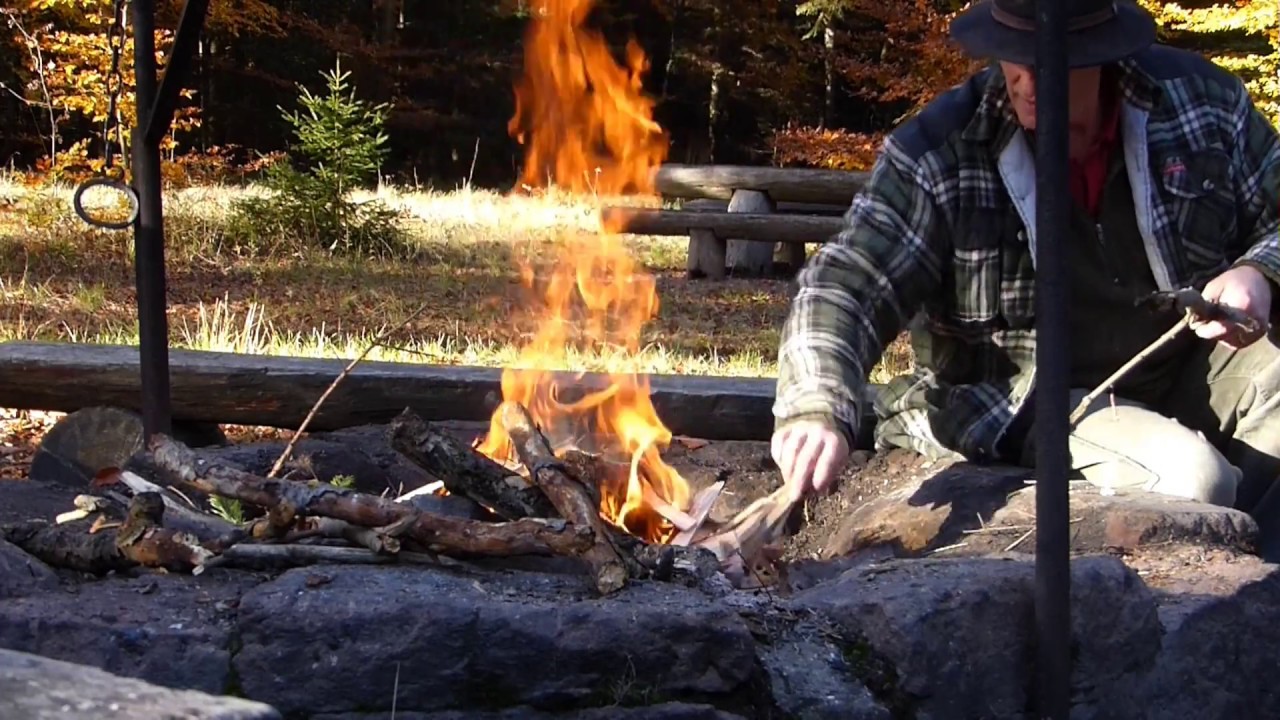 Outdoor Schweinesteak & Apfel | Manfred Der Waldläufer