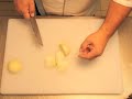Toques du caillou  astuces de cuisinier  3 techniques de decoupe dun oignon