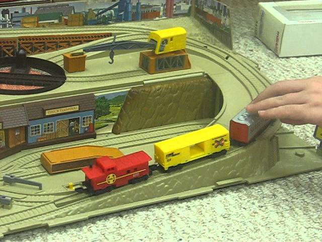 Vintage Mattel Hot Wheels SuperRails Station Freight Yard Railroad & Tracks  Lot