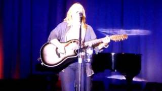 Video thumbnail of "Melissa Etheridge - Unusual Kiss, Westbury NY - 8/22/09"