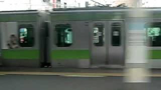 京浜東北線E233系 ＆ 山手線E231系　並走
