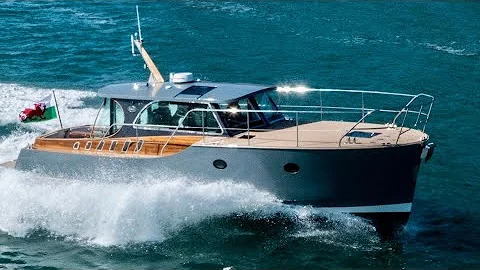 640,000 Yacht Tour : Dale Classic 37