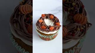 Easy Pumpkin Wreath Cupcake shorts cupcake dessert