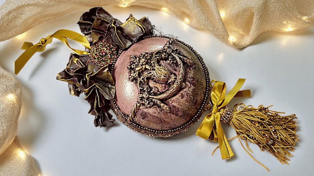 How to decorate MAGICAL Christmas Decoupage Medallion!!!