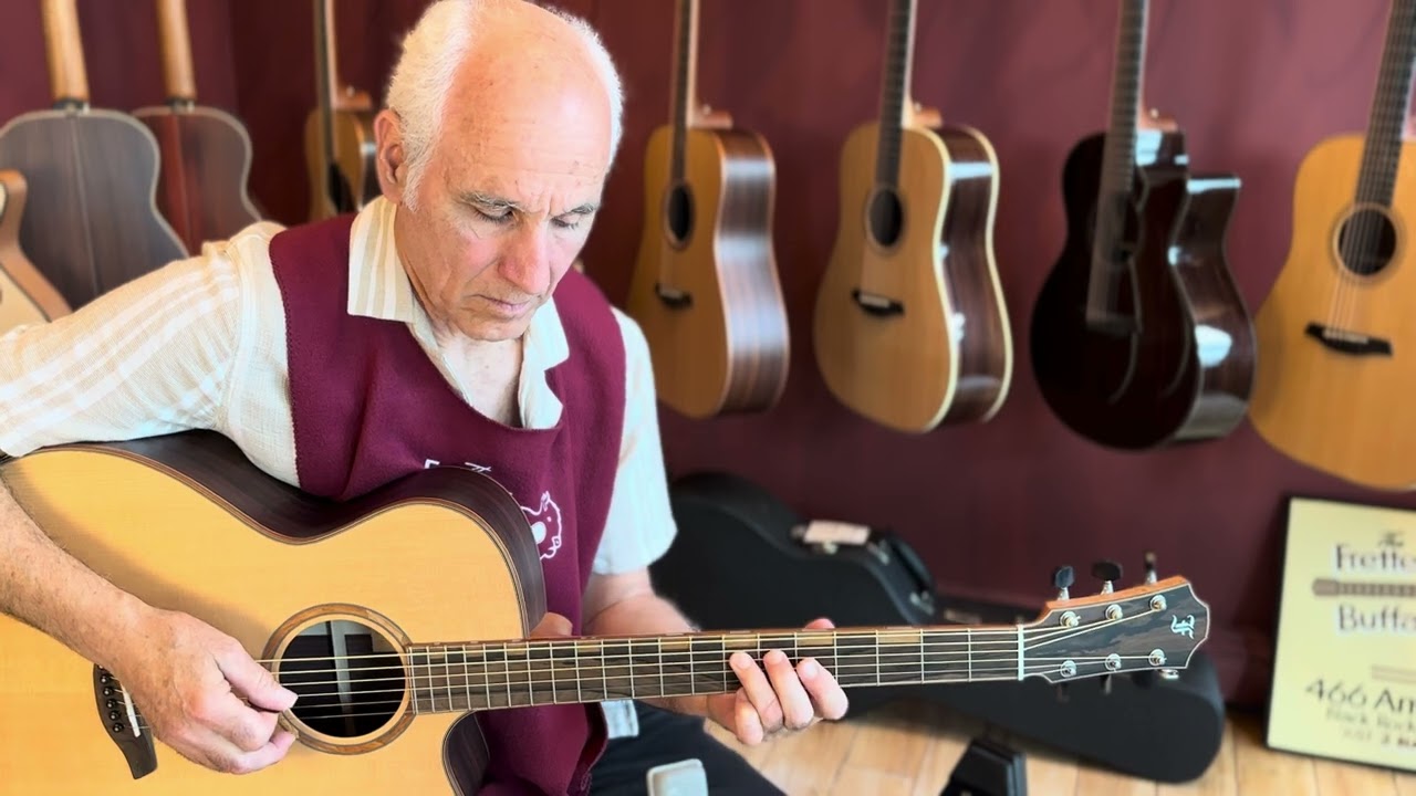 Furch Red Pure Series Baritone BARc-SR Sitka Spruce /Indian Rosewood