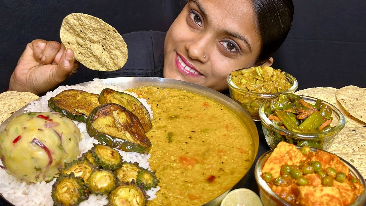 Dal chawal Aloo Bhorta Karela Fry Baingan Fry Matar Paneer Mix Veg Fry Lauki Sabji Papad Eating Veg