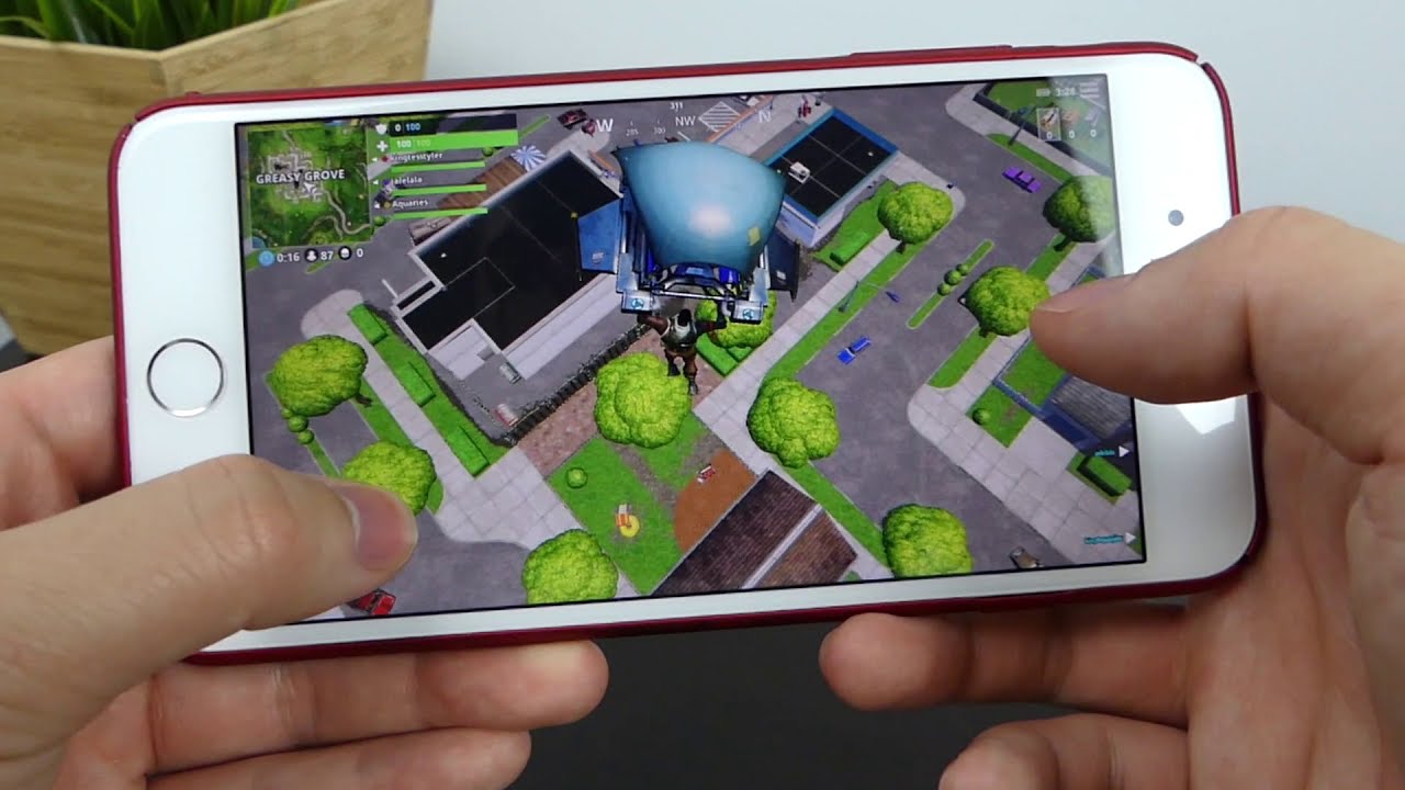 kadr iz video fortnite mobile gameplay on iphone 7 invitation graphics performance - fortnite mobile iphone 7