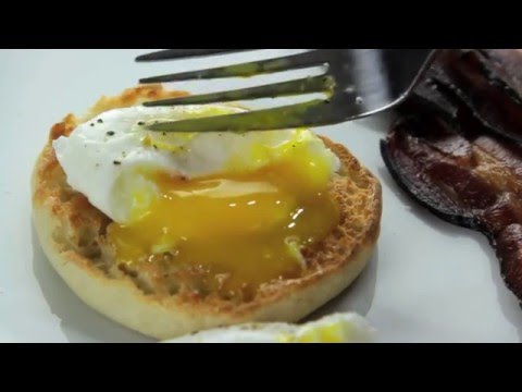 How to make the perfect poached egg, how long to cook a poached egg, easy way to cook poached eggs