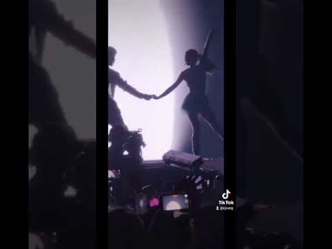 Jennie You And Me Moonlight Performance