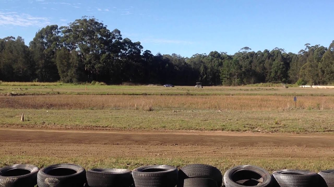 Coffs Harbour flat track - drifting the ford