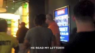 Harry Styles reading MY letter at his hotel in Vegas! (Aug. 3rd 2013)