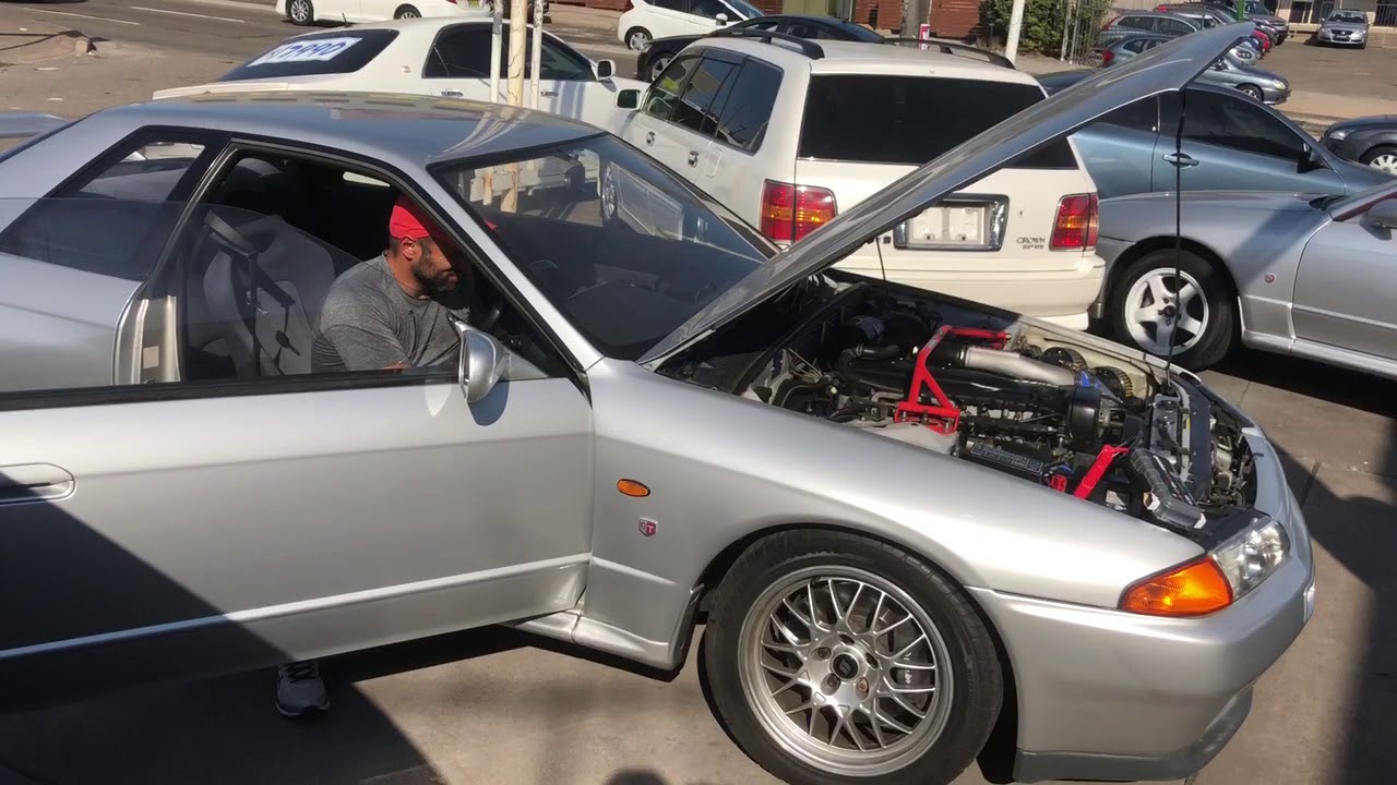 Puter R32 Happy Peter picks up r32 V Spec II - YouTube