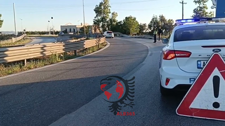 Makina del nga rruga e bie në kanal me ujë, gjen vde*jen shoferi