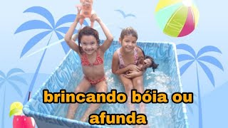 Na Piscina Desafio Boia Ou Afunda Com Frutas E Brinquedos