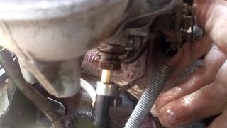 Morris Minor Level 2: Lubricating the carburettor controls