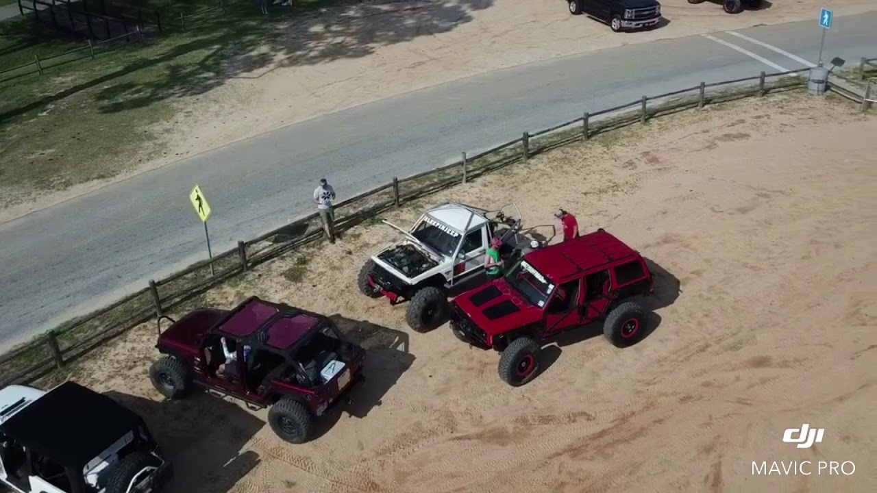 Obstacle course at Jeep Beach Jam 2018