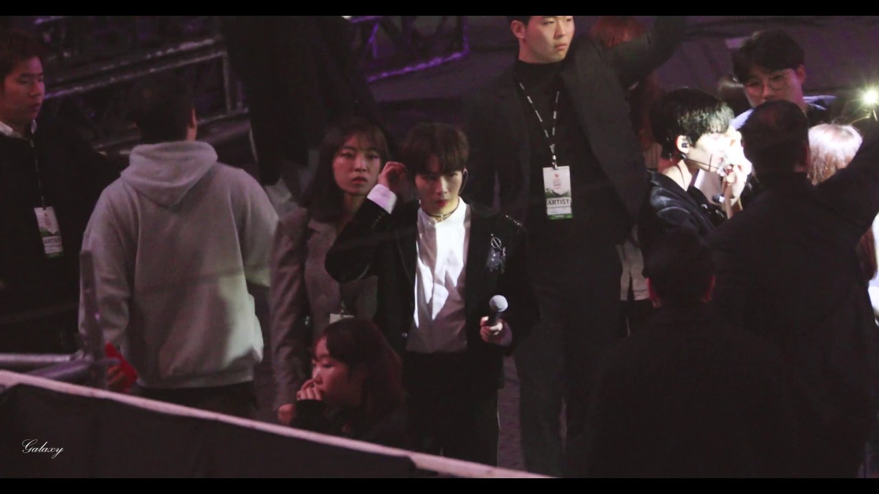 190115 서울가요대상 워너원 무대준비 하성운 focus 직캠 SMA WannaOne Backstage HaSungWoon
Fancam