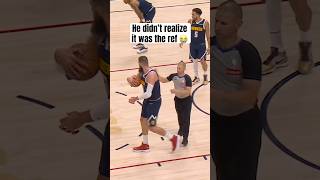 Ref just wanted the ball back from Valanciunas 😅