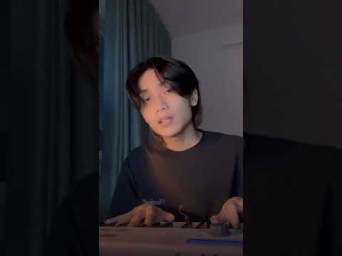 Chậm lại một phút để anh nhìn em thêm chút nữa
