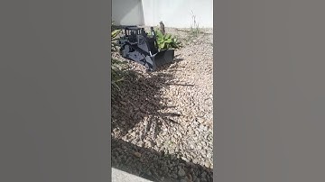 3d print rc bulldozer first try outside, push some rocks #rcbulldozer #rcconstructionequipment