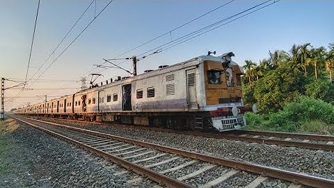 High Speed Single Windshield EMU local Train Heatedly Riding Out  at Platform