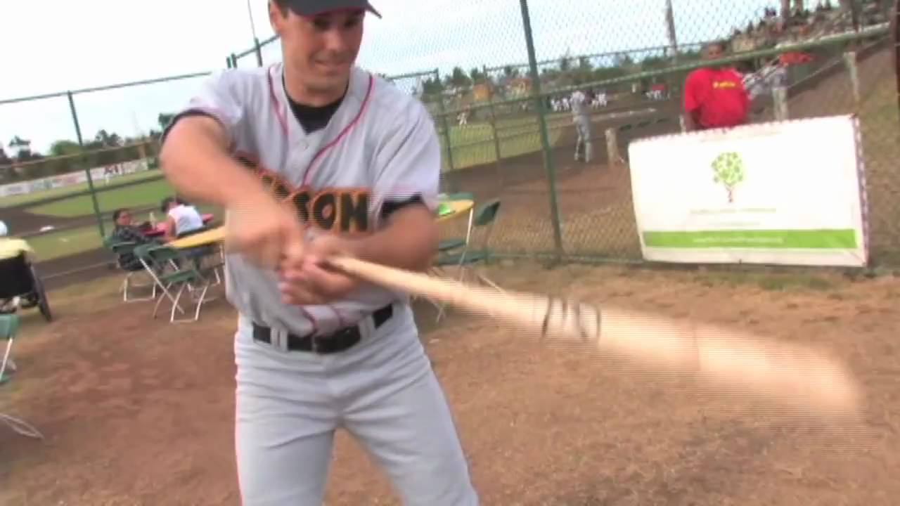 Josh Womack Spinning Bat Tricks on Maui - 07/21/10 Na koa ikaika Maui  Baseball - YouTube