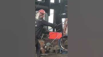 Extremely dangerous high-temperature forging! A large rectangular iron block!