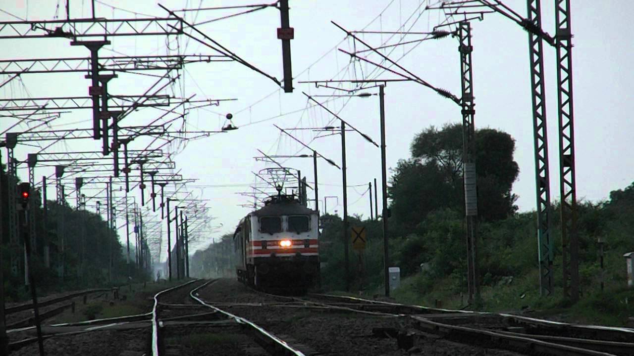 WAP5 KANPUR SHATABDI RIPPING APART CHOLA AT 130KMPH!!