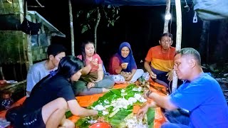 camping in heavy rain calls for eating lemang durian with friends in the forest