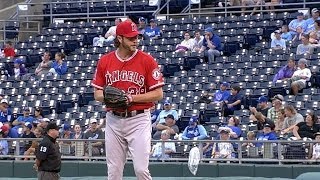 LAA@KC: Grilli tosses one scoreless in Angels' debut Details