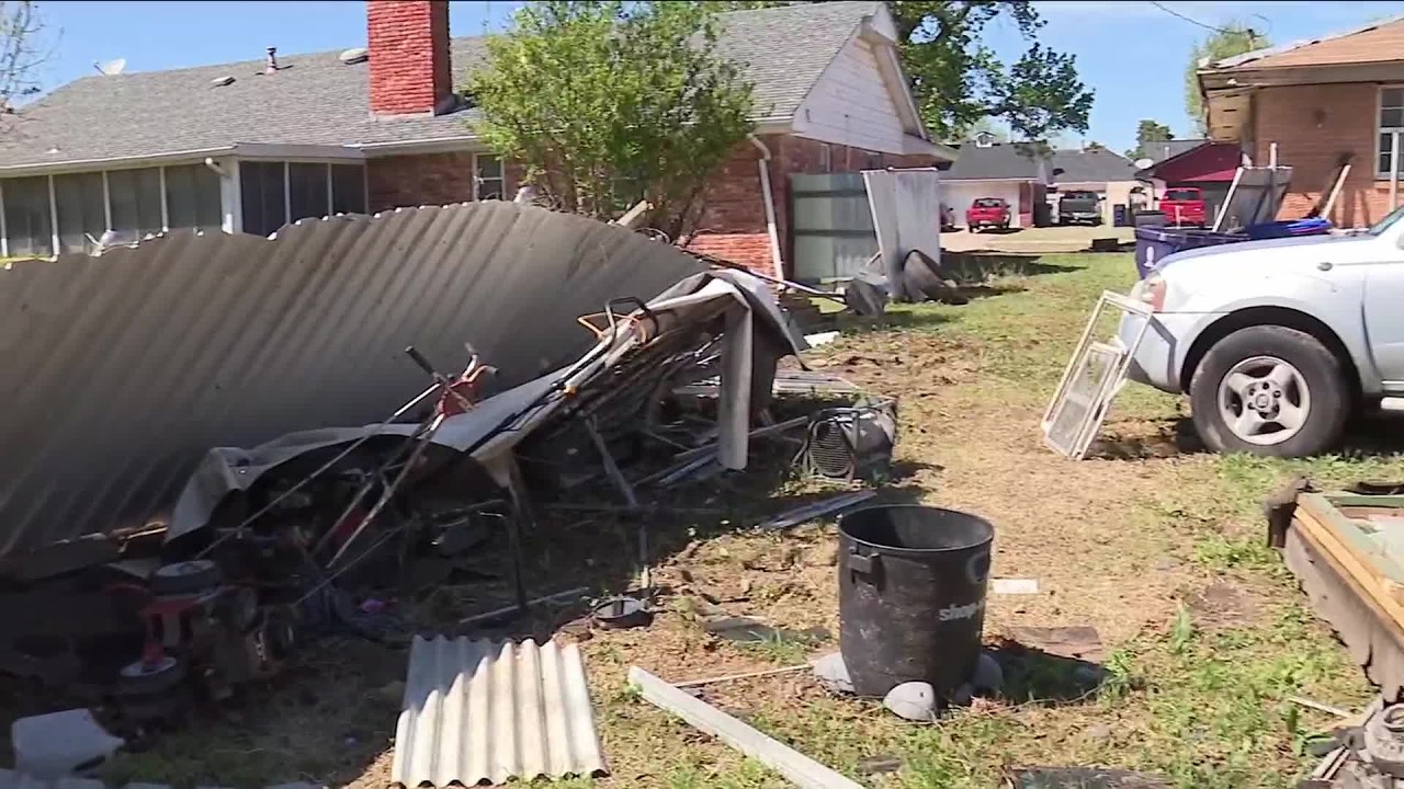 Raw drone footage over Oklahoma tornado damage - YouTube