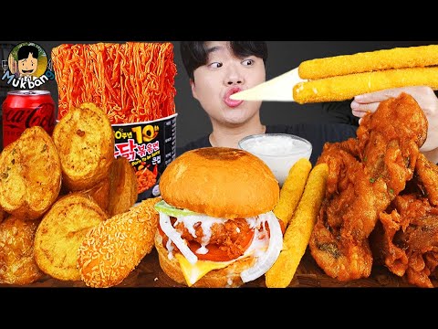 ASMR MUKBANG 직접 만든 햄버거 치즈스틱 불닭볶음면 핫도그 먹방 & 레시피 FIRE NOODLES AND BURGER EATING SOUND!