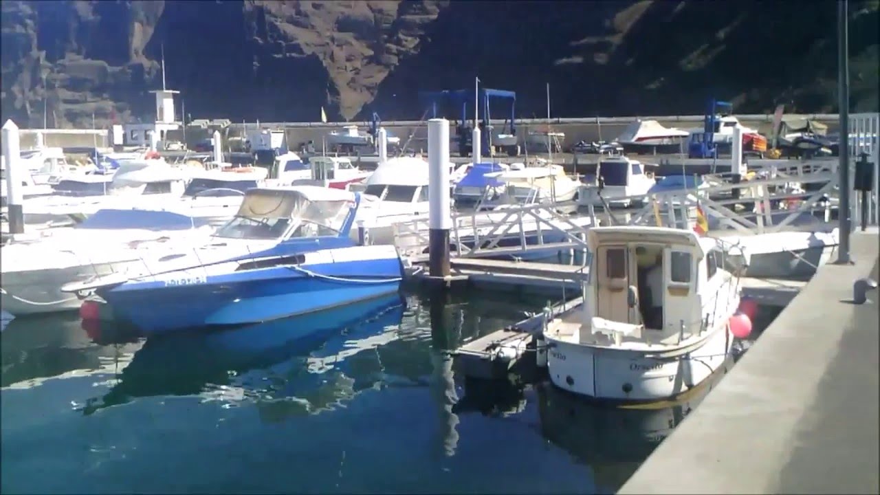 Kopnij się do... Los Gigantes (Teneryfa) - marina