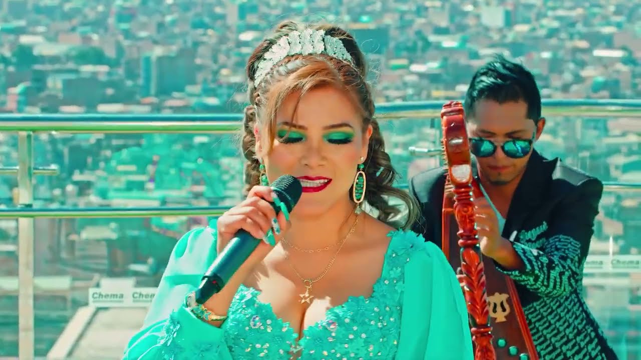 Greyssi Noemi - EN MI ESCRITORIO ♫  4K 2024