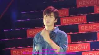 Lee Min Ho at Bench Fun Meet, singing "Painful Love", Araneta Coliseum, Manila [03.21.2014] screenshot 1