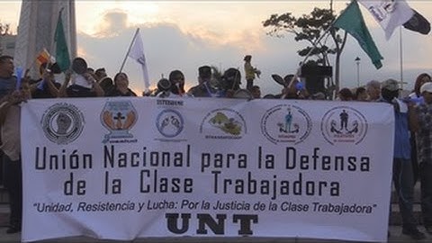 Sindicalistas salvadoreños protestan con un cacerolazo por los recortes a subsidios