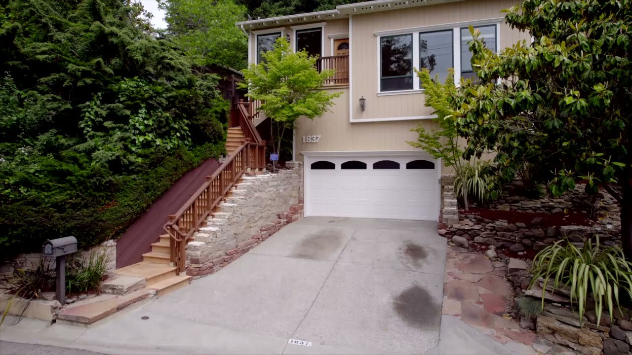 1837 Woodhaven Way Introduction