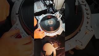 Dj Skilz - The Scratch Enforcer. Short session scratch on QFO.