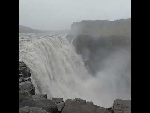 Video: Ujëvara Dettifoss e Islandës: Udhëzuesi i plotë