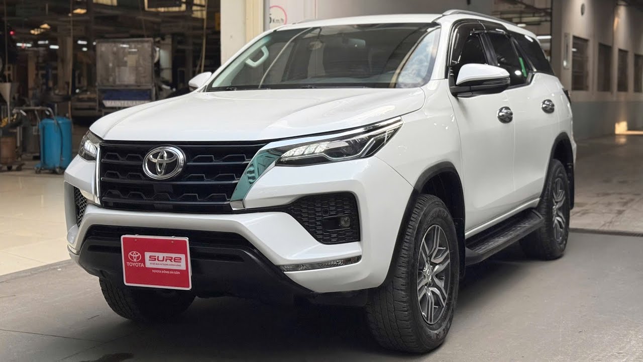 FORTUNER 2.4G MÁY DẦU AT 2022, ODO 8Vạn7Km cập bến Toyota Đông Sài Gòn