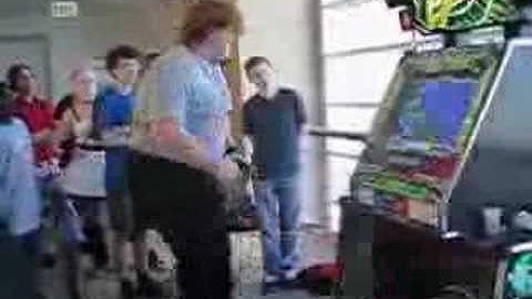 Fat Guy On DDR Dance Machine falls off